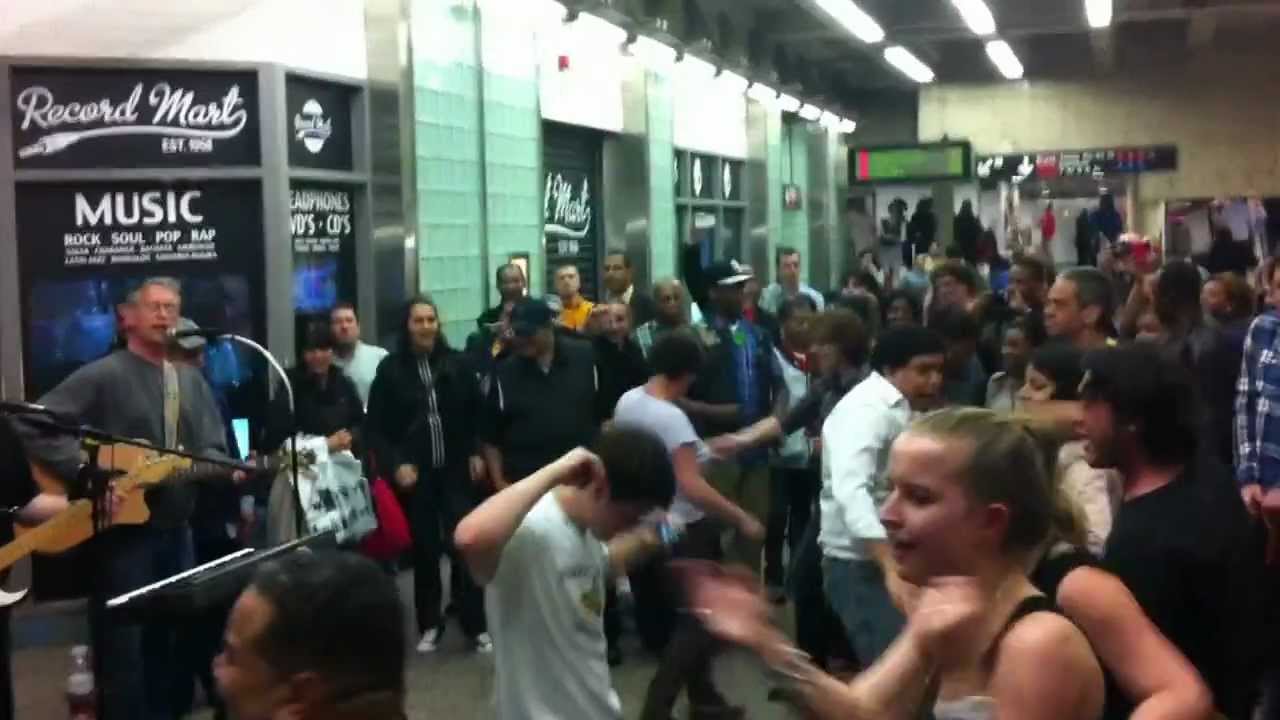 The Meetles - Twist n Shout ( 42nd St Subway Performance )