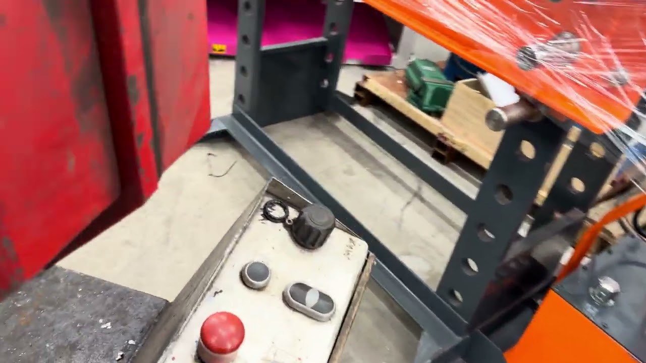 BOMAR Bandzaagmachine / Bandsaäge / Tracna pila