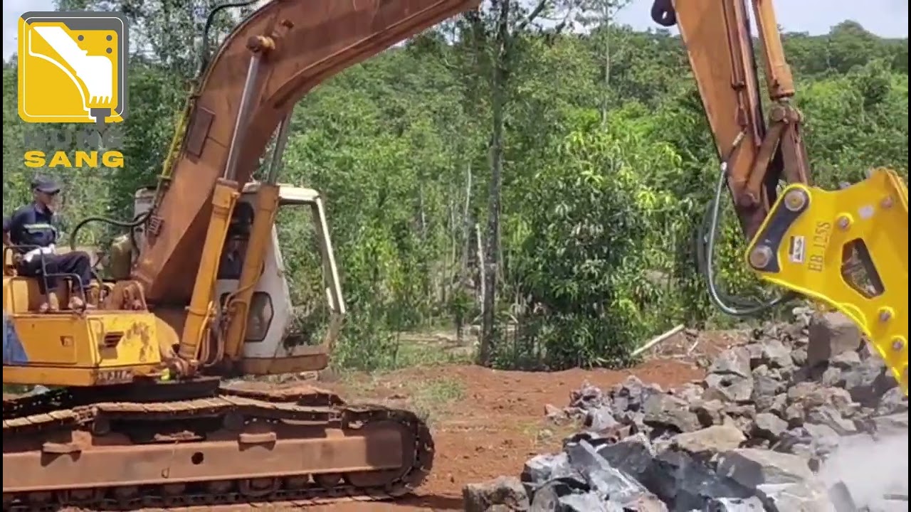 BÚA ĐẬP ĐÁ LẮP XE ĐÀO 03 ĐẾN XE 500 Nếu đã có xe đào thì đây là một lựa chọn vô cùng sáng suốt cho v
