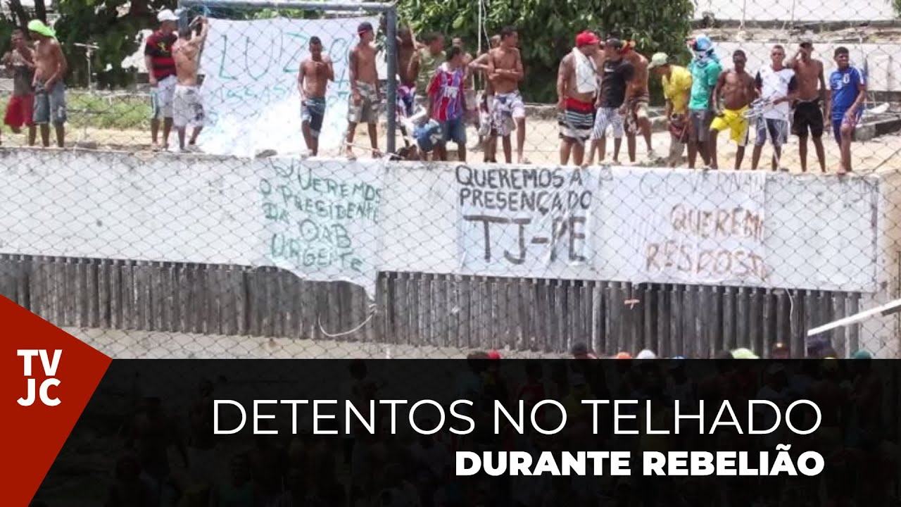 Em terceiro dia de rebelião, presos até cantam no telhado