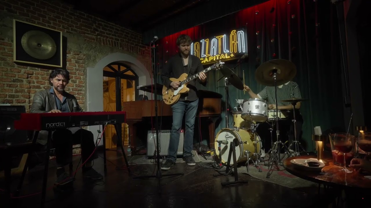 “All Blues”- Hans Luchs Trio feat: Roberto Blanco and Agustín Grasso live at Jazzatlán Capital CDMX