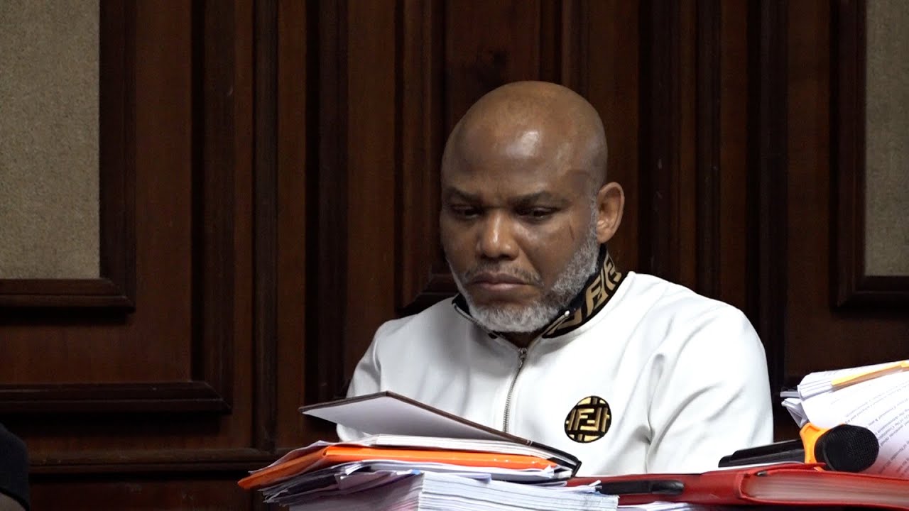 Sędzia Omotosho skazał przyw&oacute;dcę IPOB Nnamdiego Kanu na dożywocie