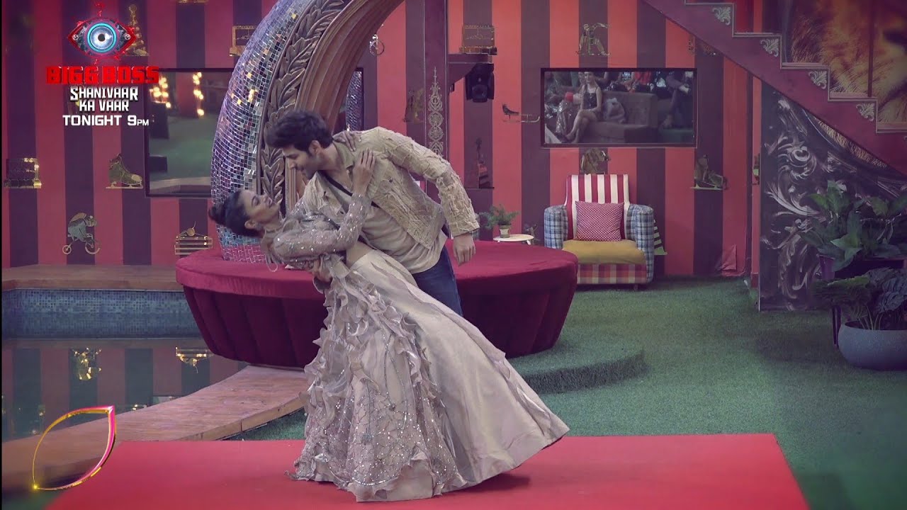 Kartik Aaryan's ROMANTIC DANCE with Priyanka Chahar Choudhry | Bigg Boss 16 | Promo