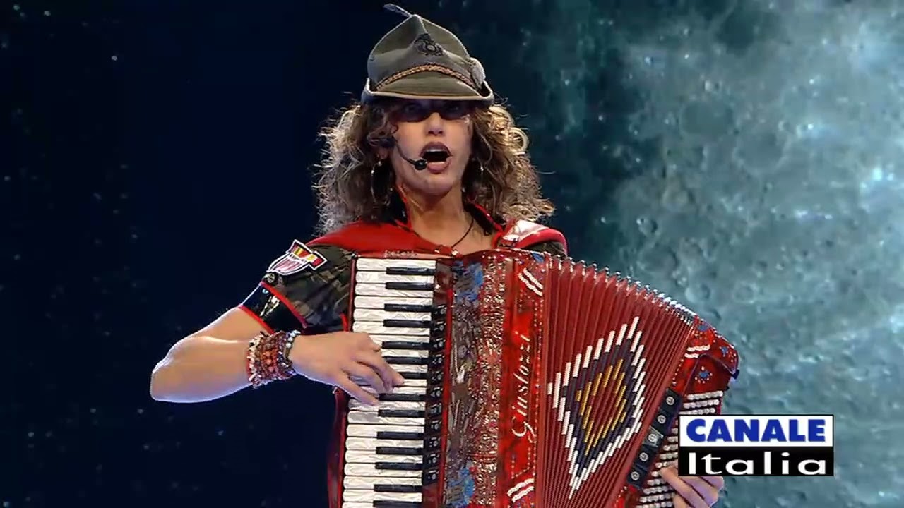 Sabrina Salvestrin  - Il Piave / La marcia del fante - Cantando Ballando