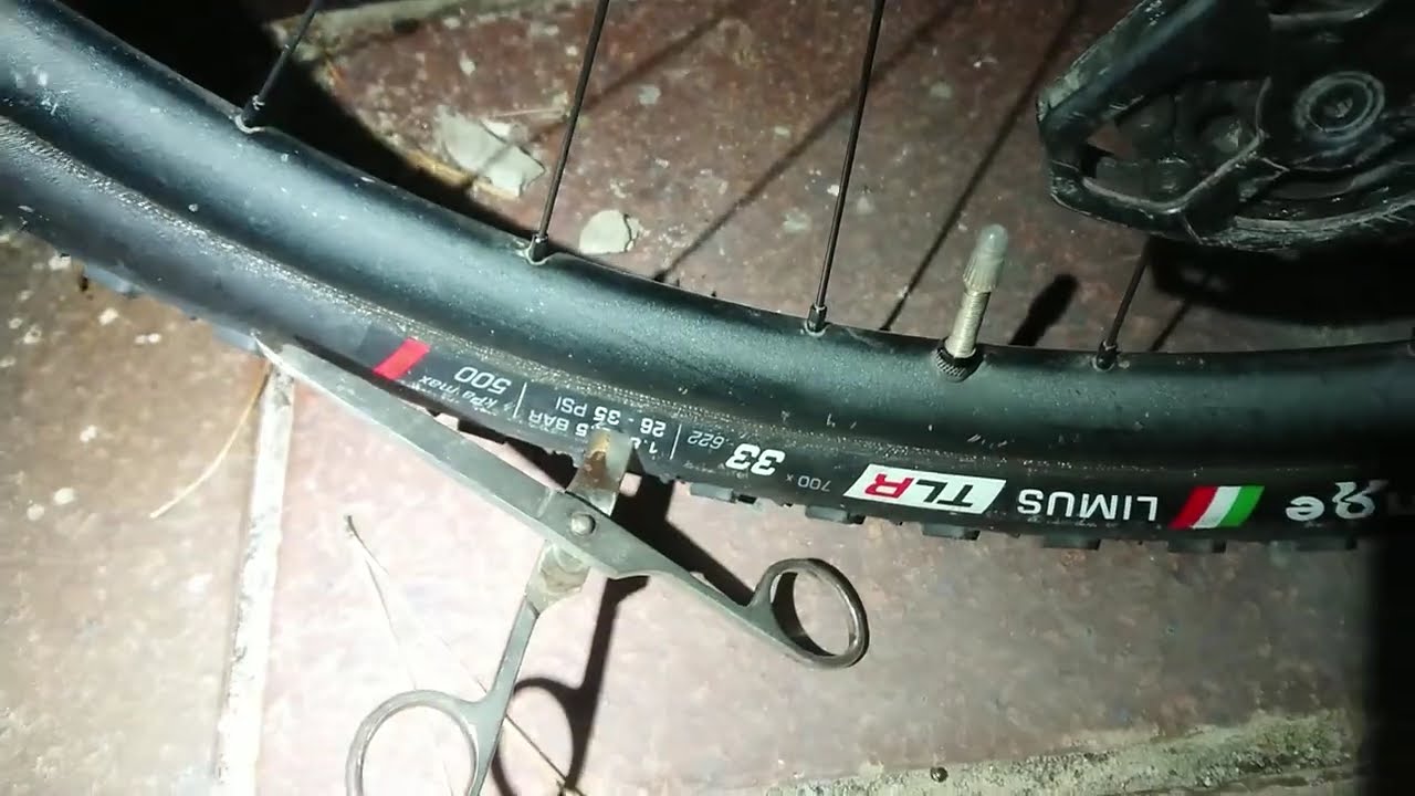 Slash CX bicycle tire Challenge Limus TLR