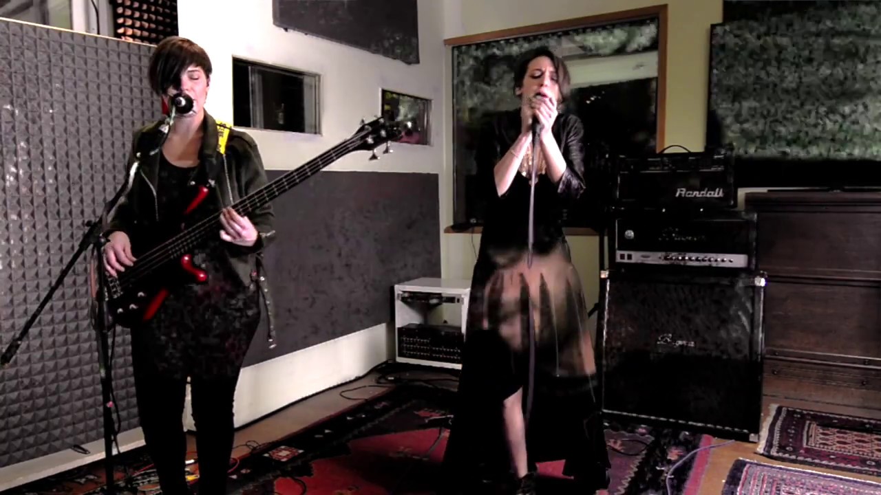 ELLA - DENTRO // Live Session
