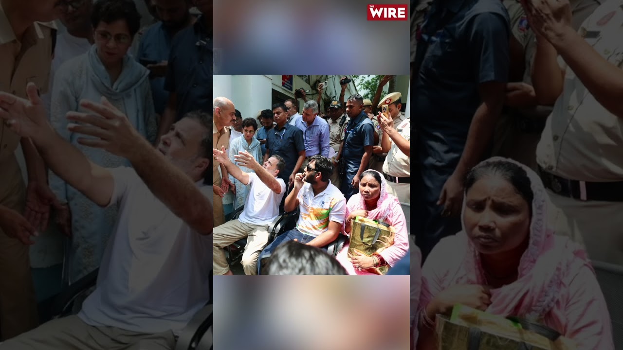 Rahul Gandhi On Dharna at Police Thana for FIR in Pellet Injury at Jantar Mantar