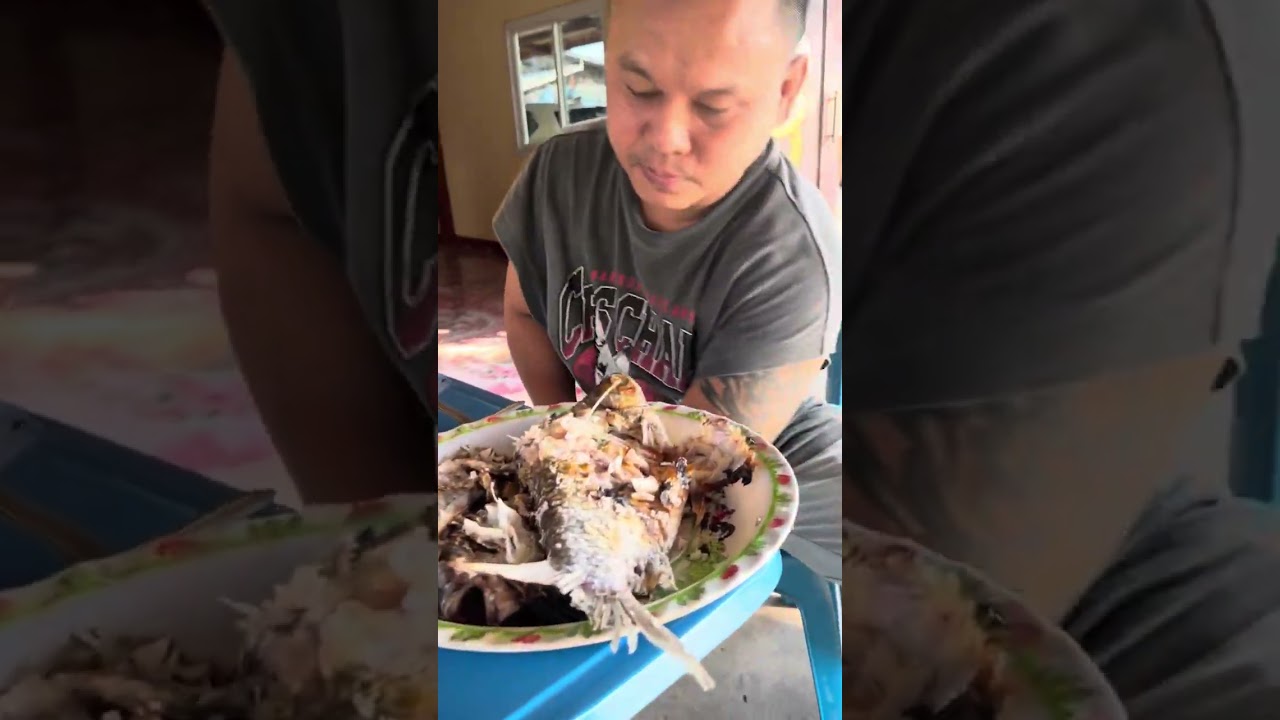 บรรยากาศที่บ้านครับมาถึงแล้วก็ต้องกินปลาเขื่อนลำปาวแซ่บคัก❤️❤️