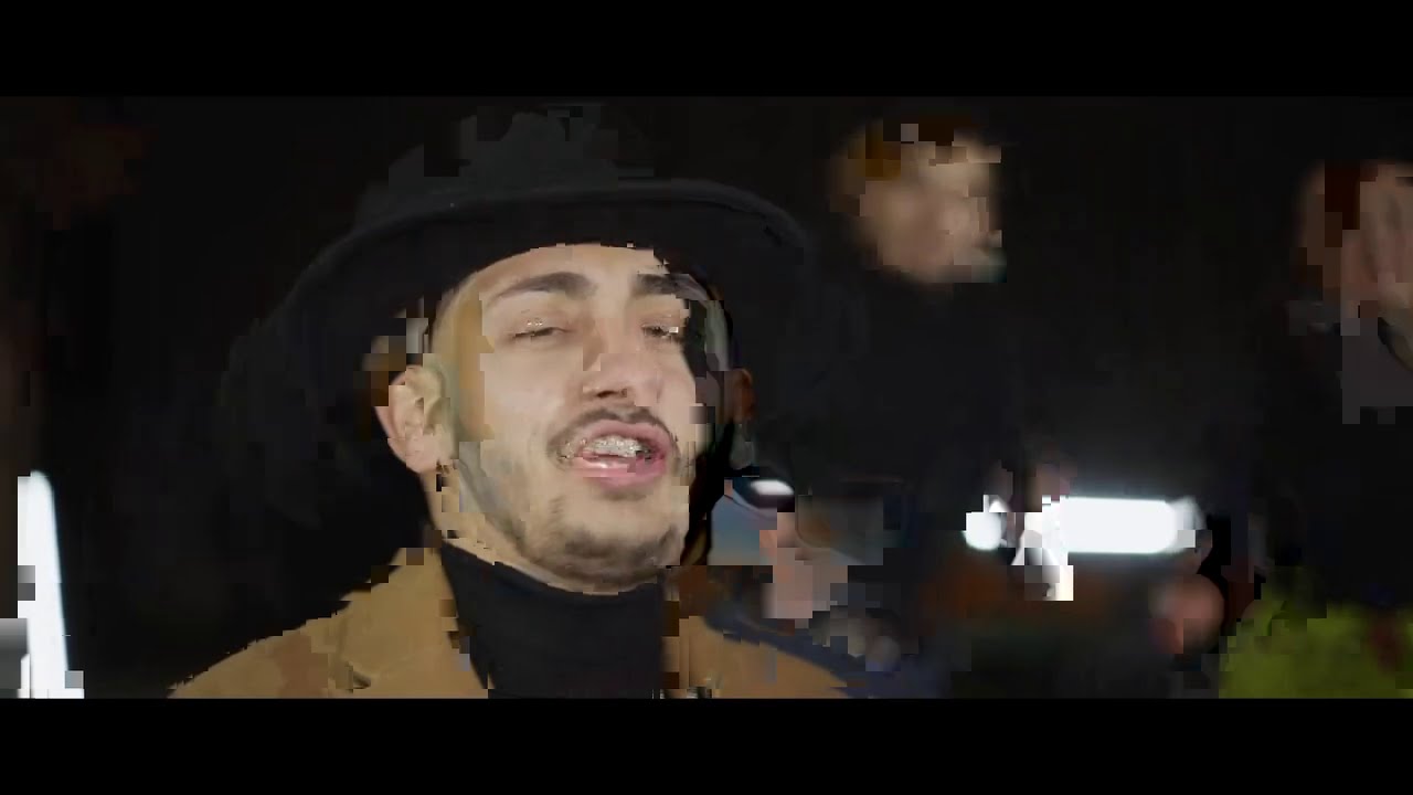Toni de la Brasov 🚀 Asta e grasana mea 💃 Seamana cu shaorma 🚀 Videoclip Oficial 2021 🚀 Manele 2021