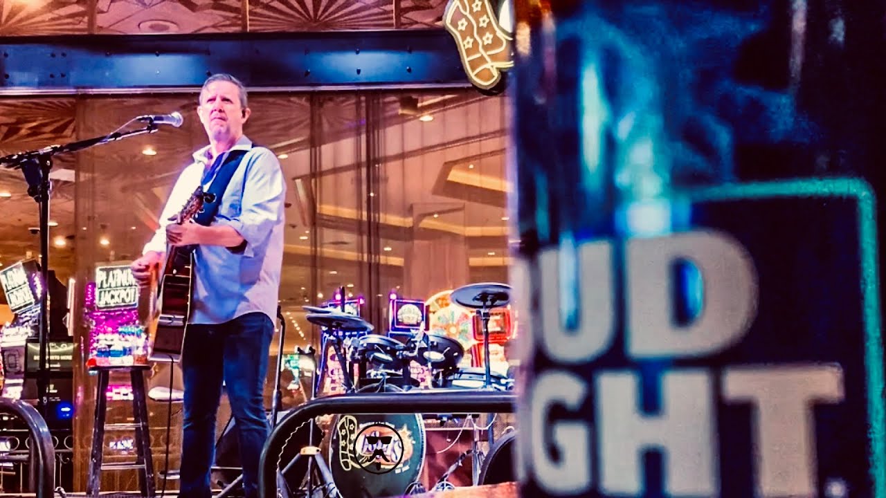 Losers Most Wanted Bar Experience Inside MGM Grand In Las Vegas, Nevada - Robert Roy