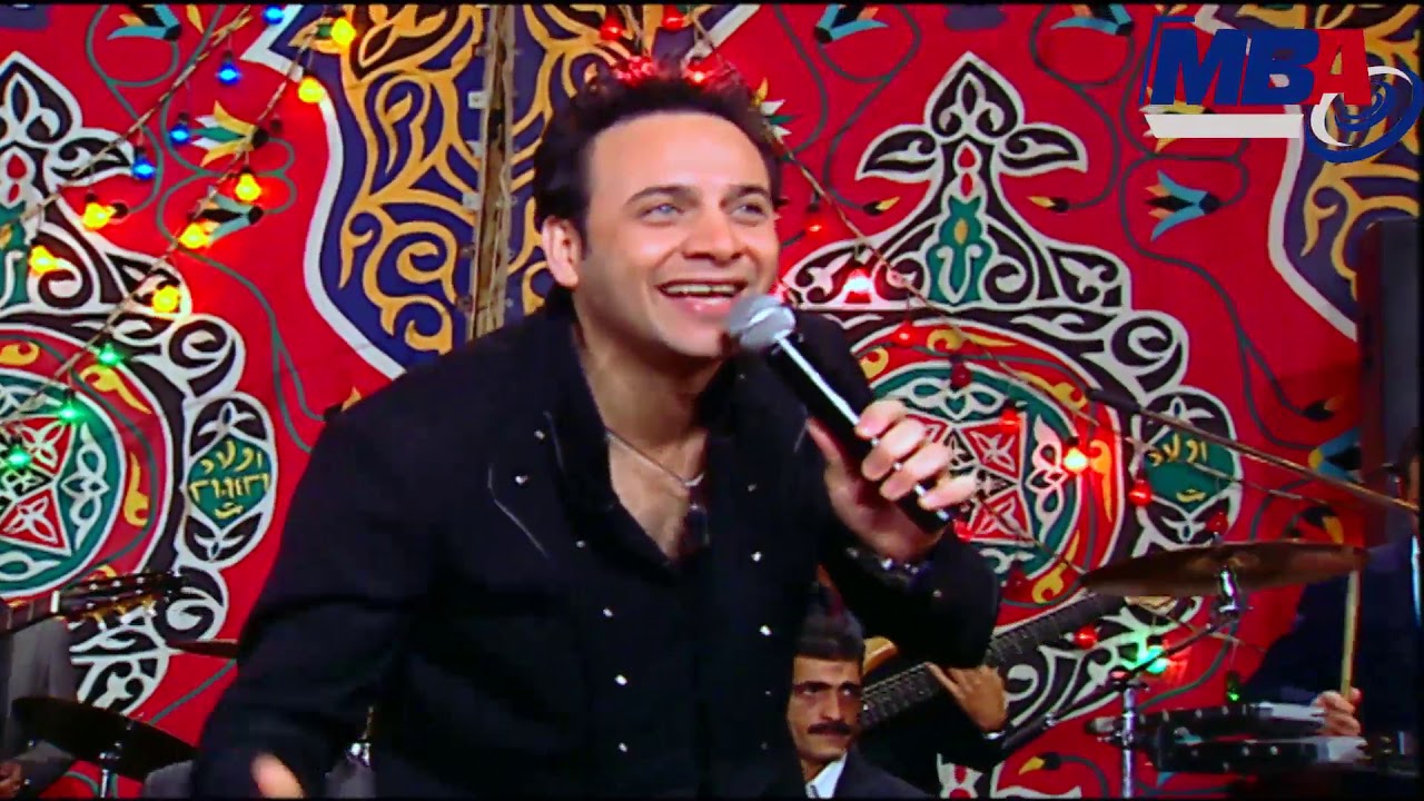مصطفى قمر يغني من فضلك لو سمحت نزل ايدك تحت😂❤❤