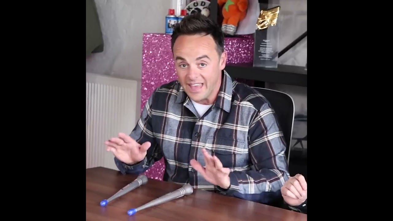 Ant and Dec GameBoys level 9; air drum sticks