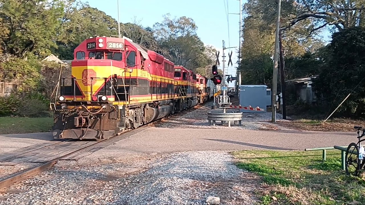 CPKC L60 through Baton Rouge