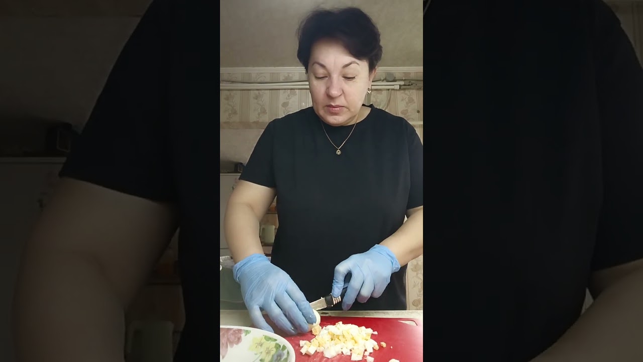 Надеюсь сегодня дочитаю книгу 📚 Сначала нарежу ОКРОШКУ 😊 потом суп 🍜