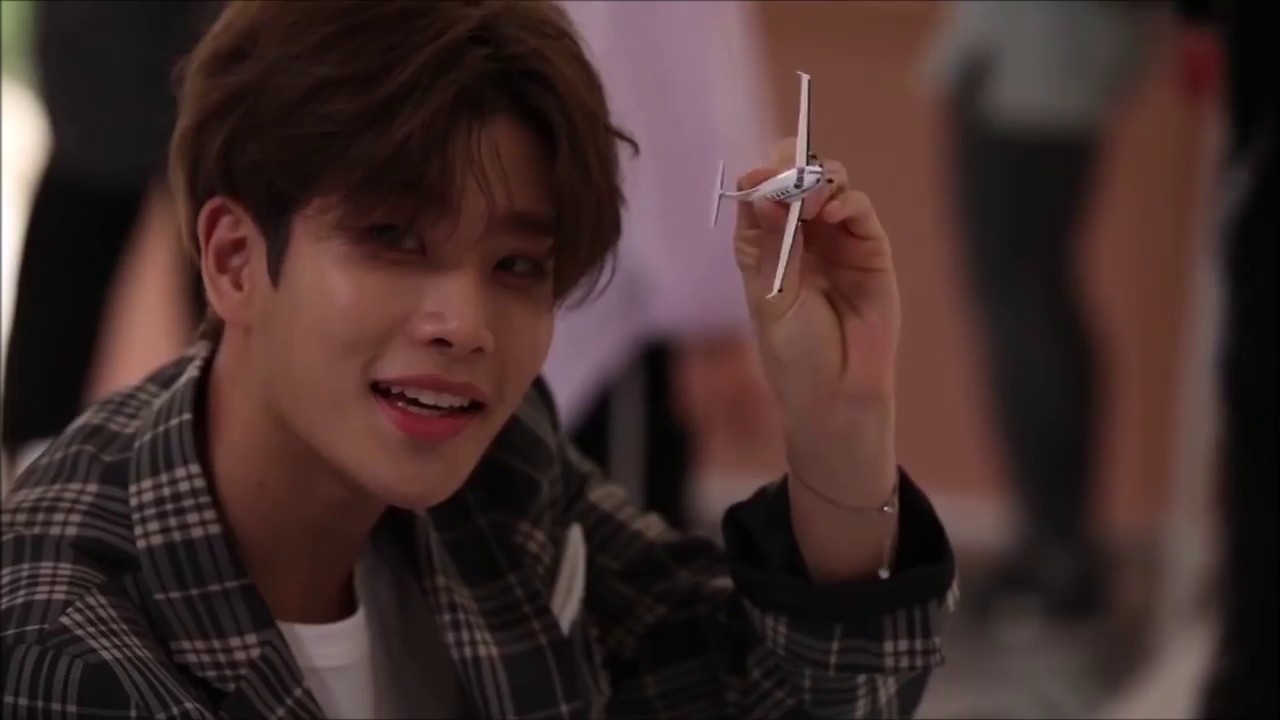 ASTRO (아스트로) - 'By Your Side (너의 뒤에서) MV