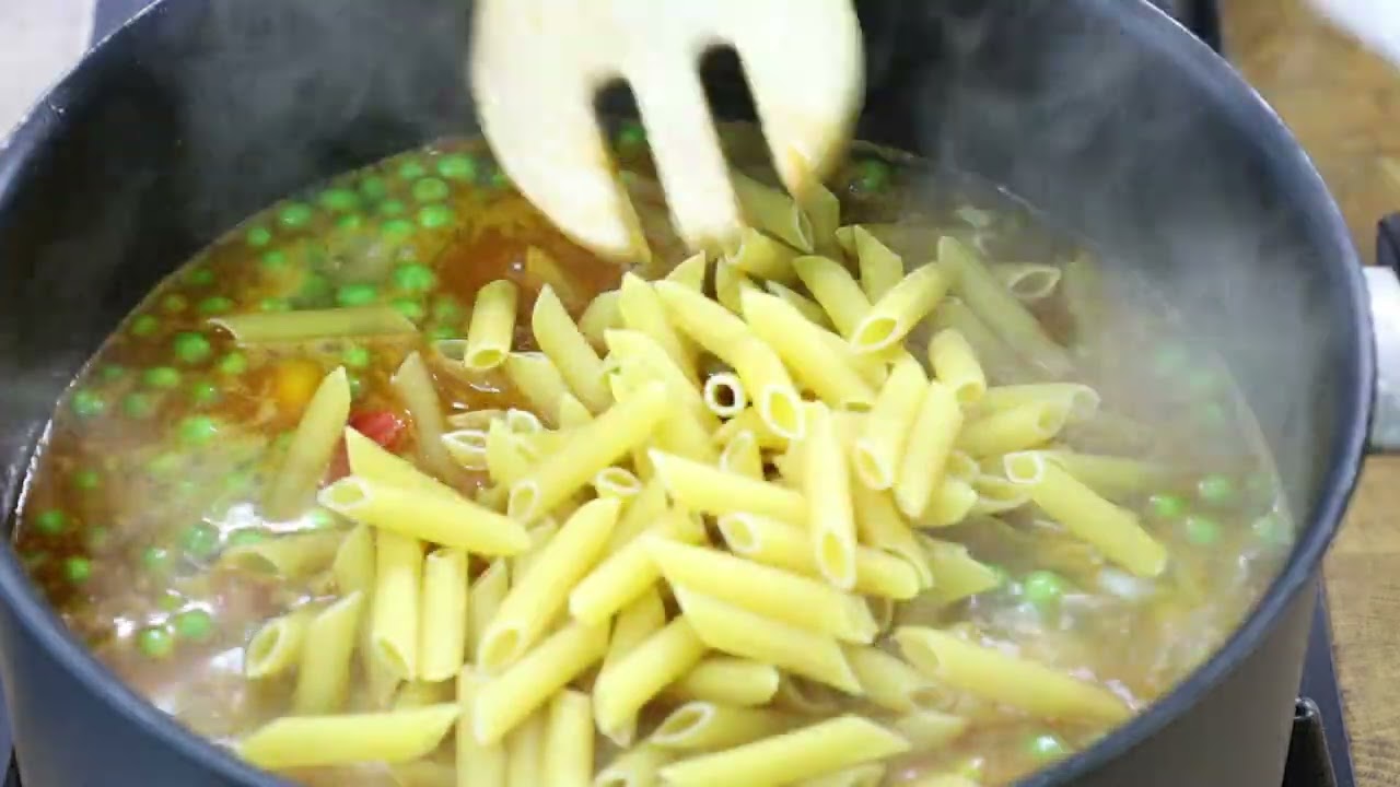 ALMOÇO RÁPIDO MACARRÃO COM FRANGO SIMPLES E FÁCIL