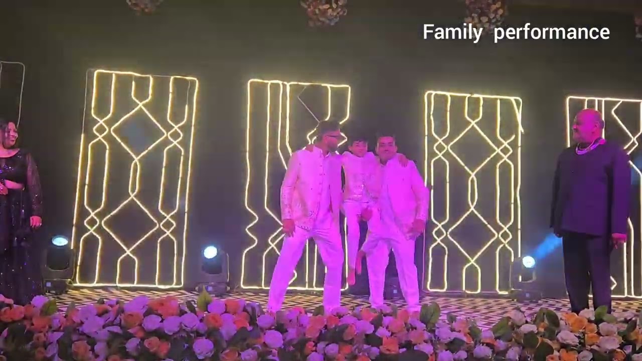 Family performance silver jublie  tukur tukur dil na diya Hai na bolo bolo Mera bhai tu kya kahna