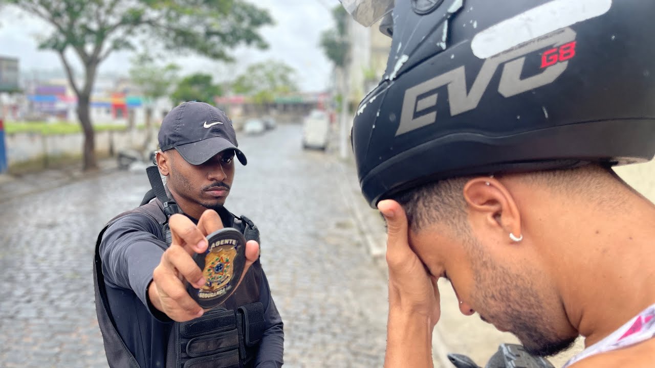 Policial aborda o irmão do comandante na blitz e se dar mal