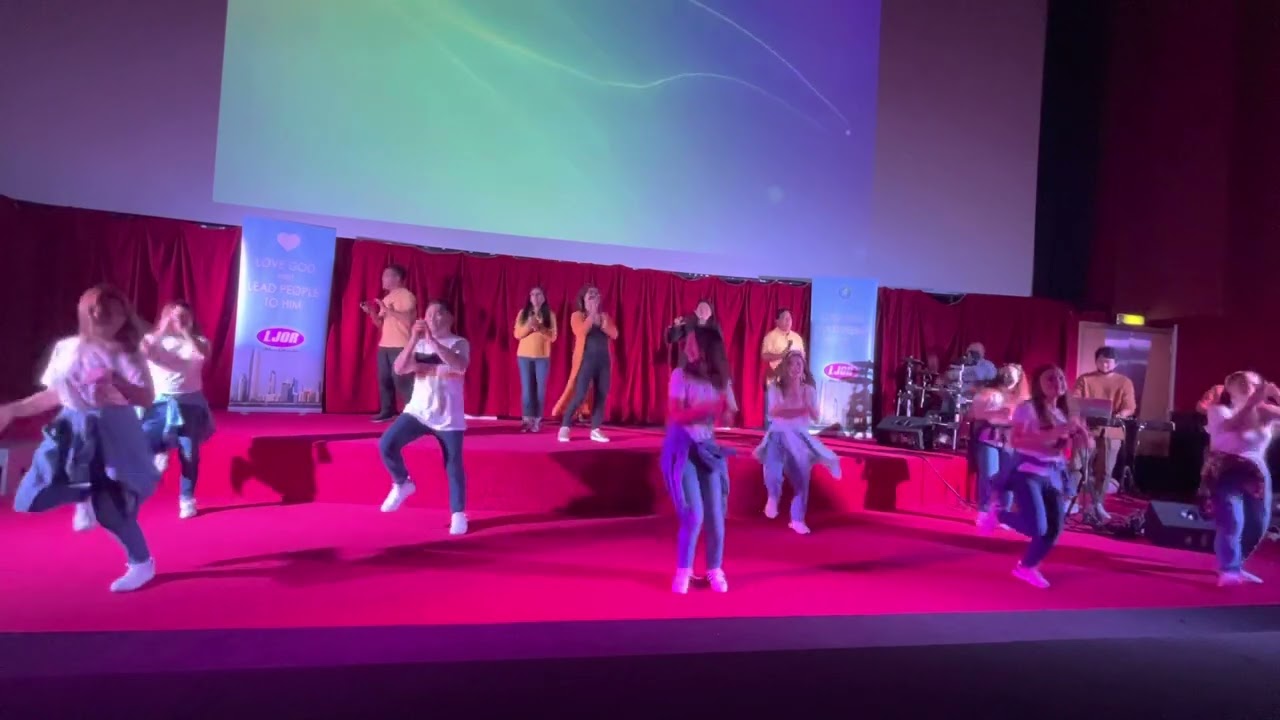 Sumayaw sumabay/Walang hahanapin pa/Ljor Abu Dhabi