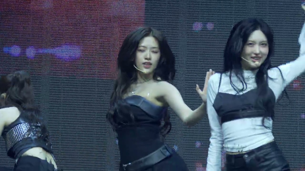 260223 아이브 REVIVE+ 쇼케이스 BLACKHOLE (안유진)