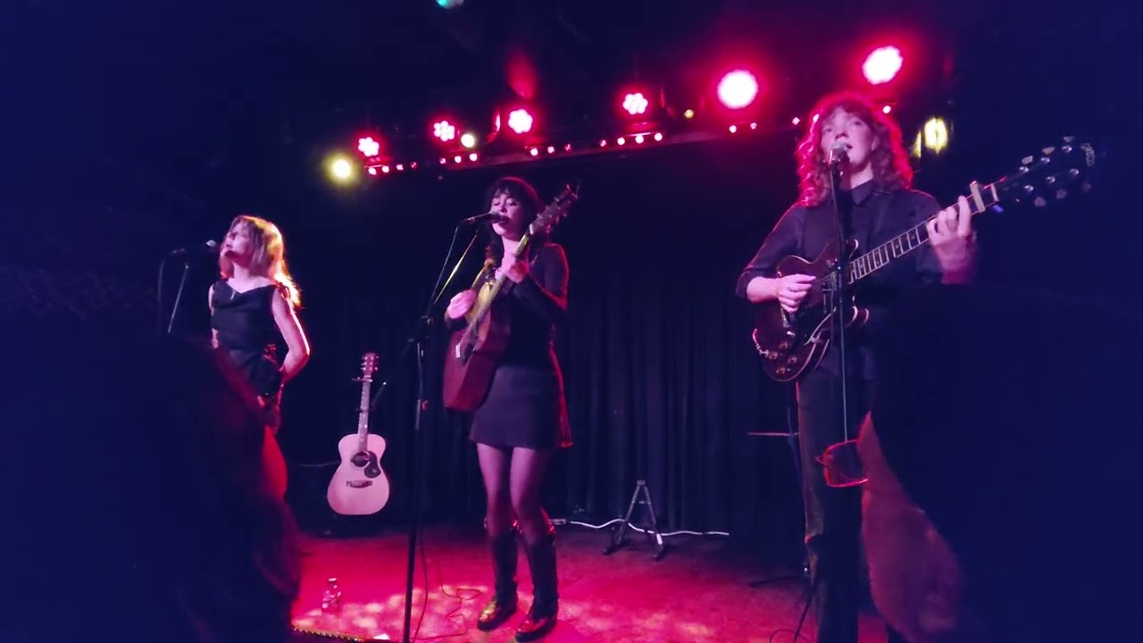Folk Bitch Trio live at The Lexington, London, 26th August 2025