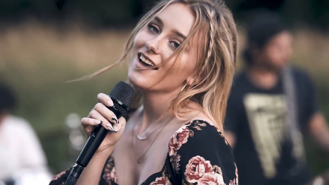 «От первого до одиннадцати», но действие происходит в 1990-х годах...