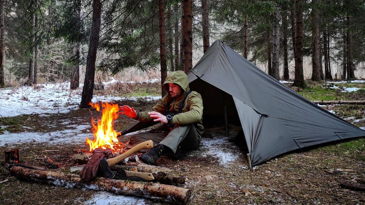 WINTER SOLO BACKCOUNTRY CAMPING - Tarp Tent Shelter