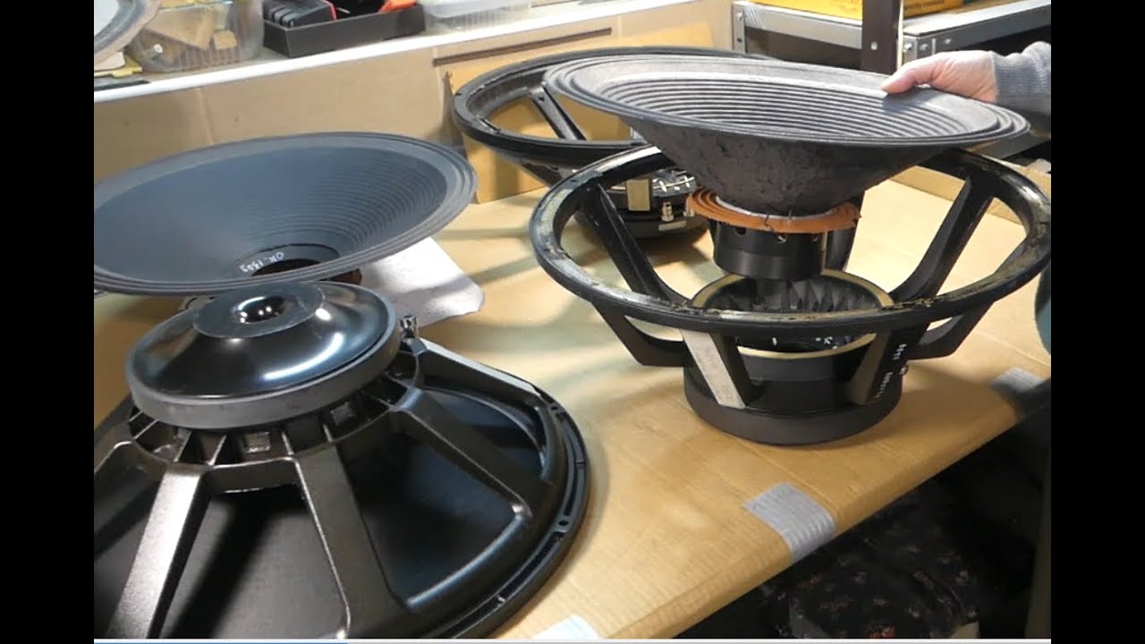 58. Electro Voice DVX3180 vs EV EVX 180B