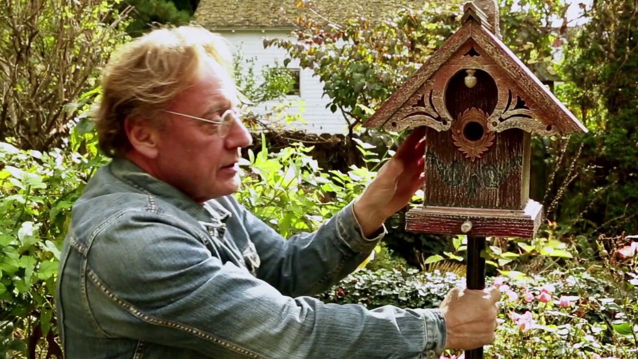 How to Mount a Birdhouse Using 1