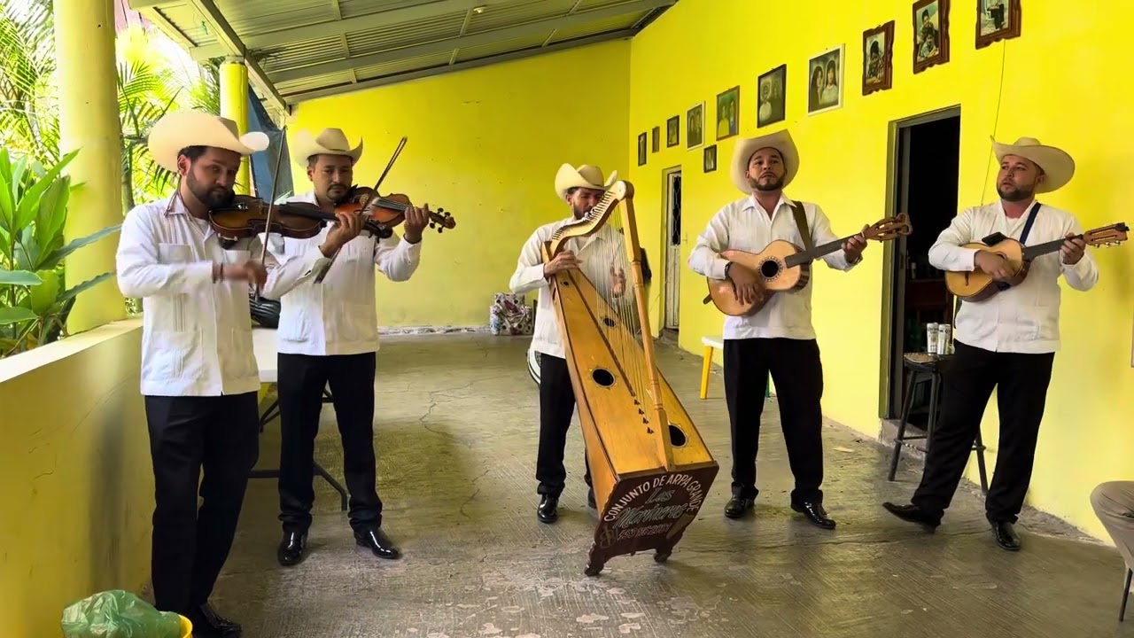 Los Marineros De Tepalcatepec- La Mujercita