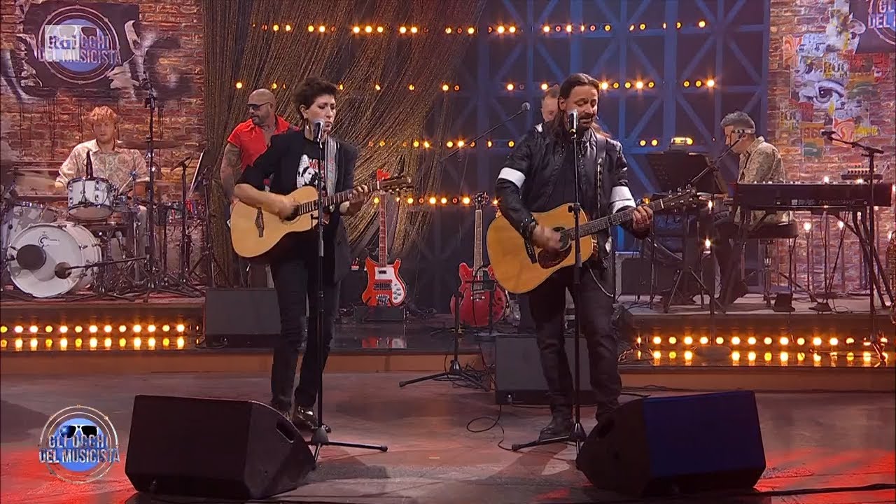 Andrea Mirò e Alberto Bertoli cantano 