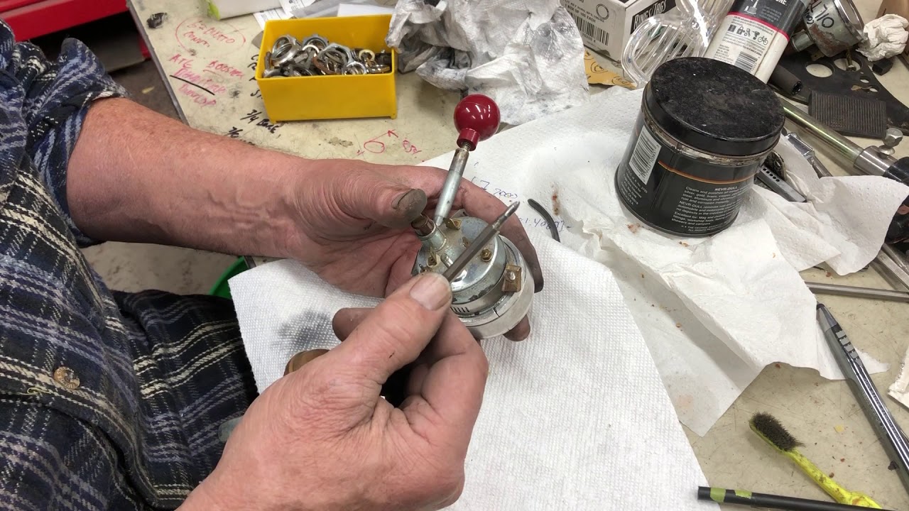 Gauge bezel removal tool