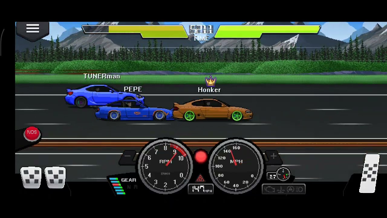 Играю в Pixel Car Race