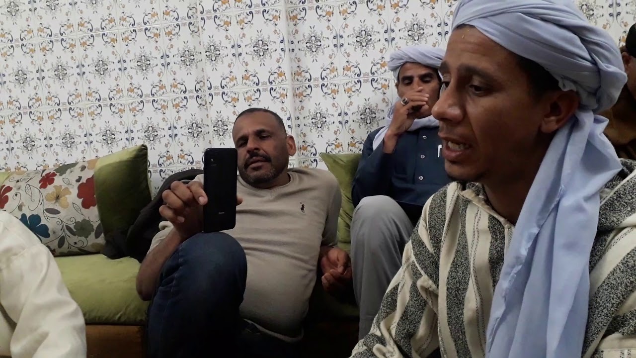جلسة شعرية عند الحاج عبدالرحمان رحال الله يشافيه بحضور شيوخ ذوي منيع و الغنانمة