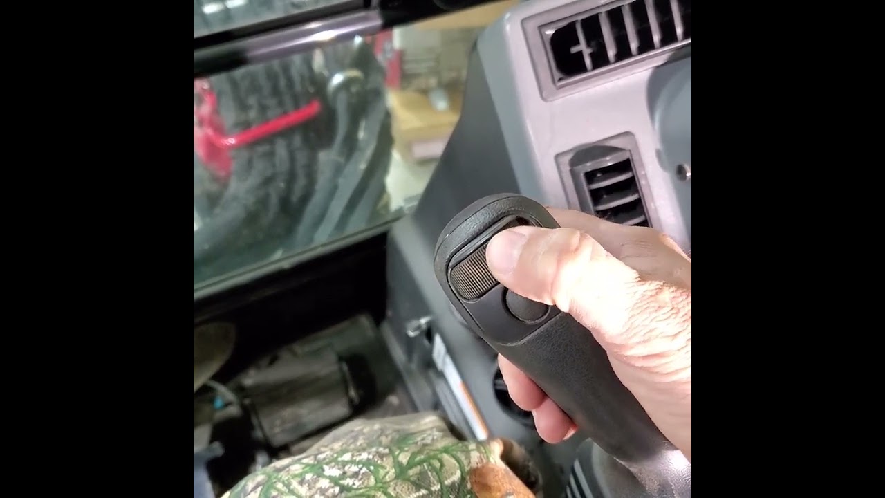 Can a Yanmar Vio35 run continuous flow to a attachment?
