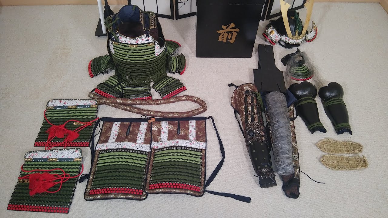 How do you display samurai armor?
