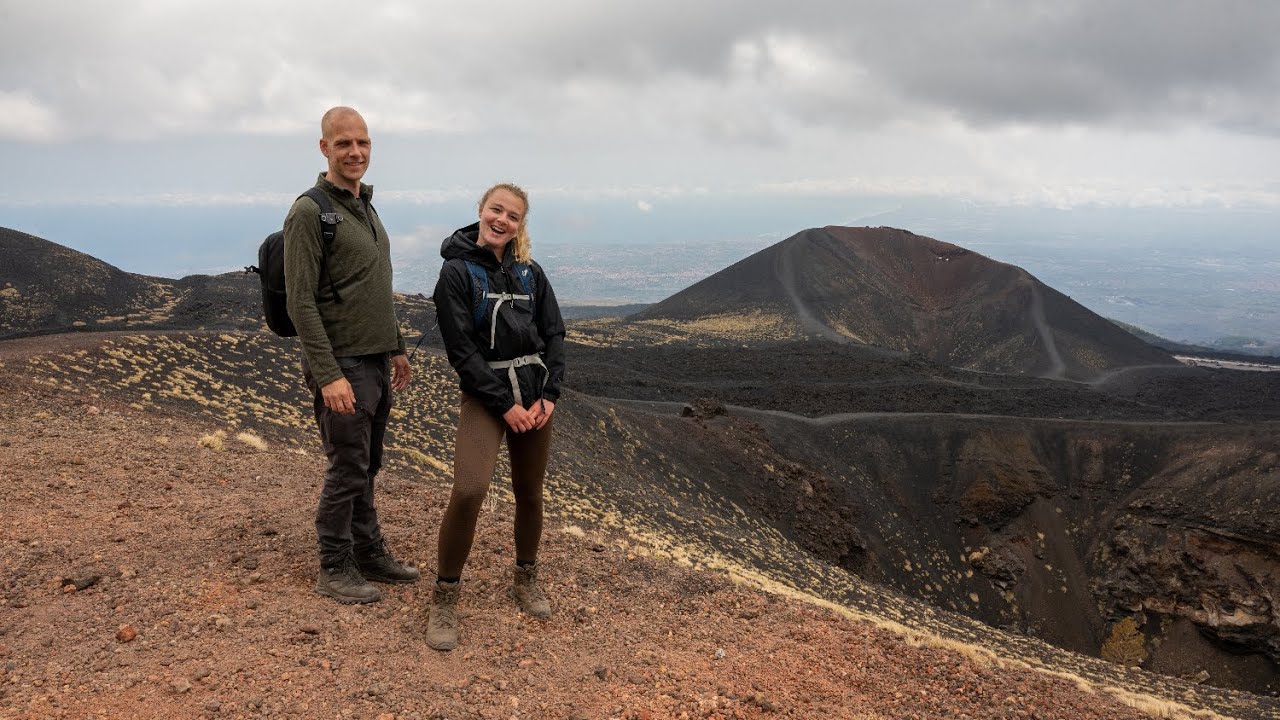 De ETNA OPRIJDEN met ONZE CAMPER!