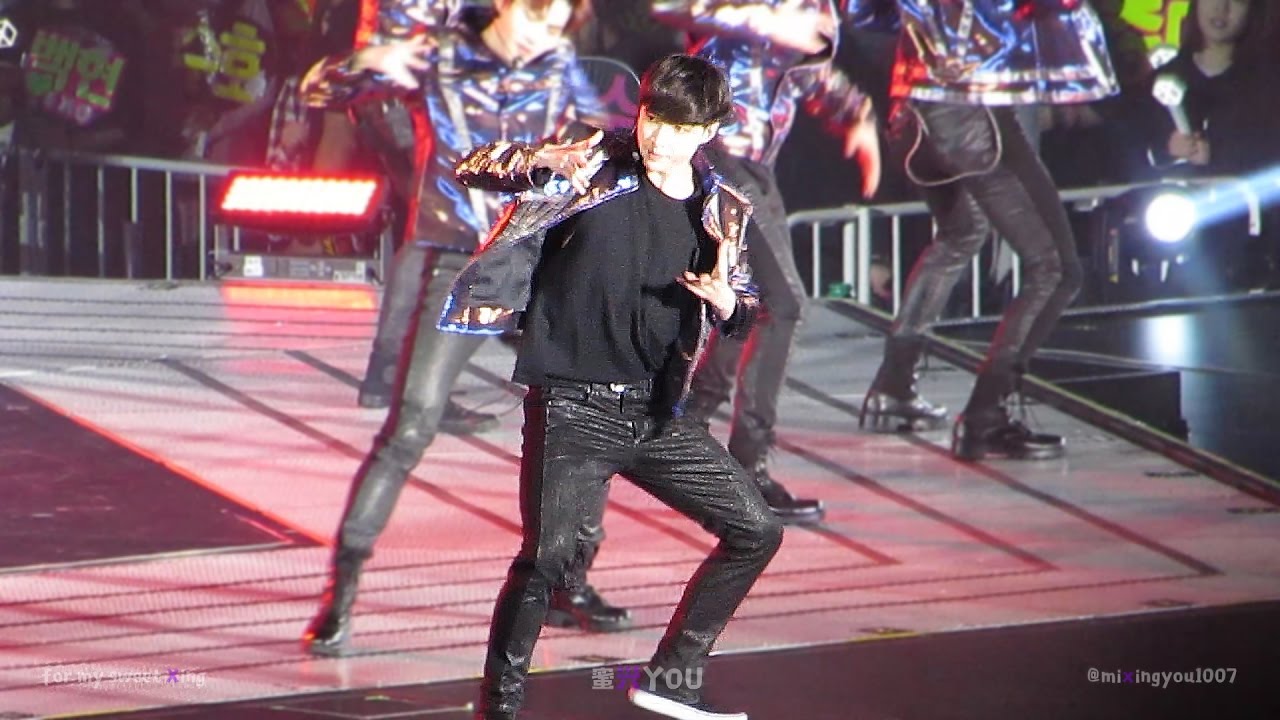 161210 OSAKA KYOCERA DOME THE EXO'rDIUM - TRANSFORMER (Lay focus)