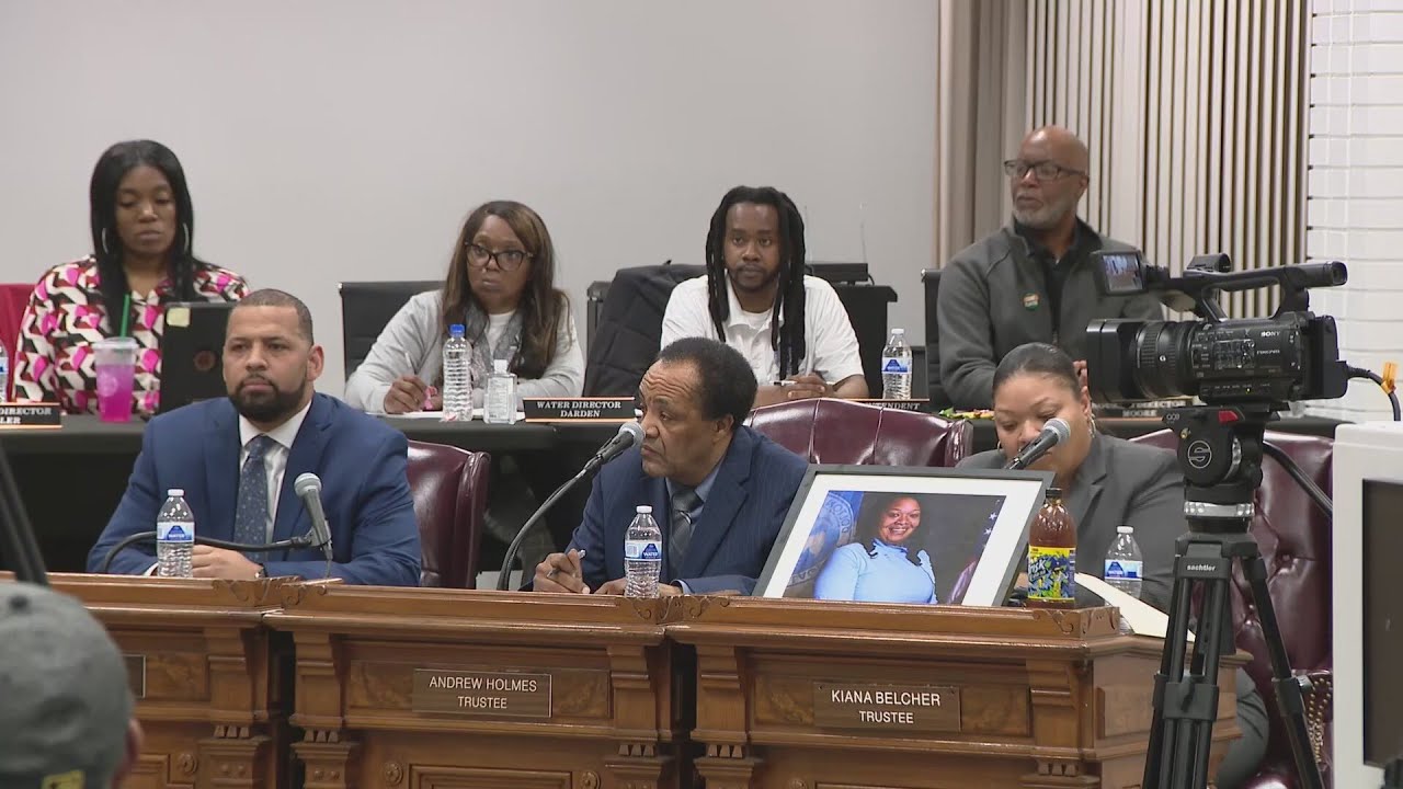 Dolton Mayor Tiffany Henyard vetoes&nbsp;resolution calling for spending investigation
