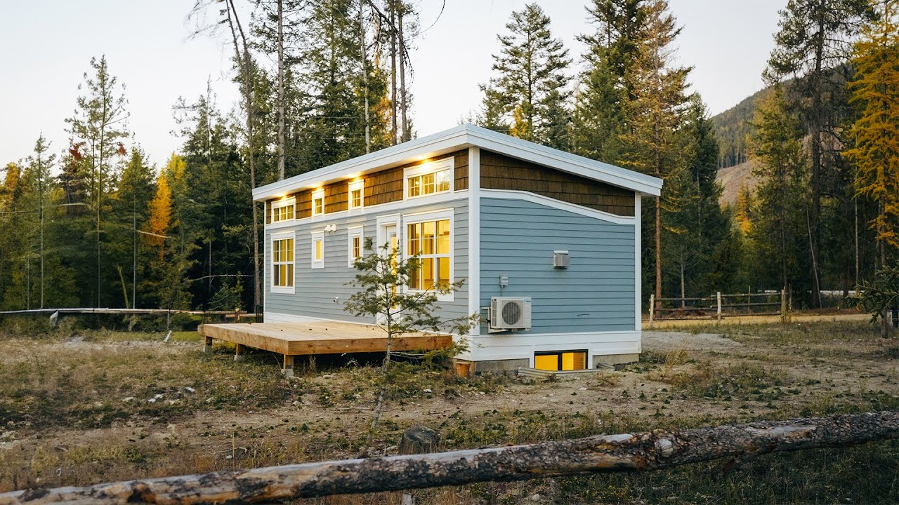 An incredible tiny house in the countryside!