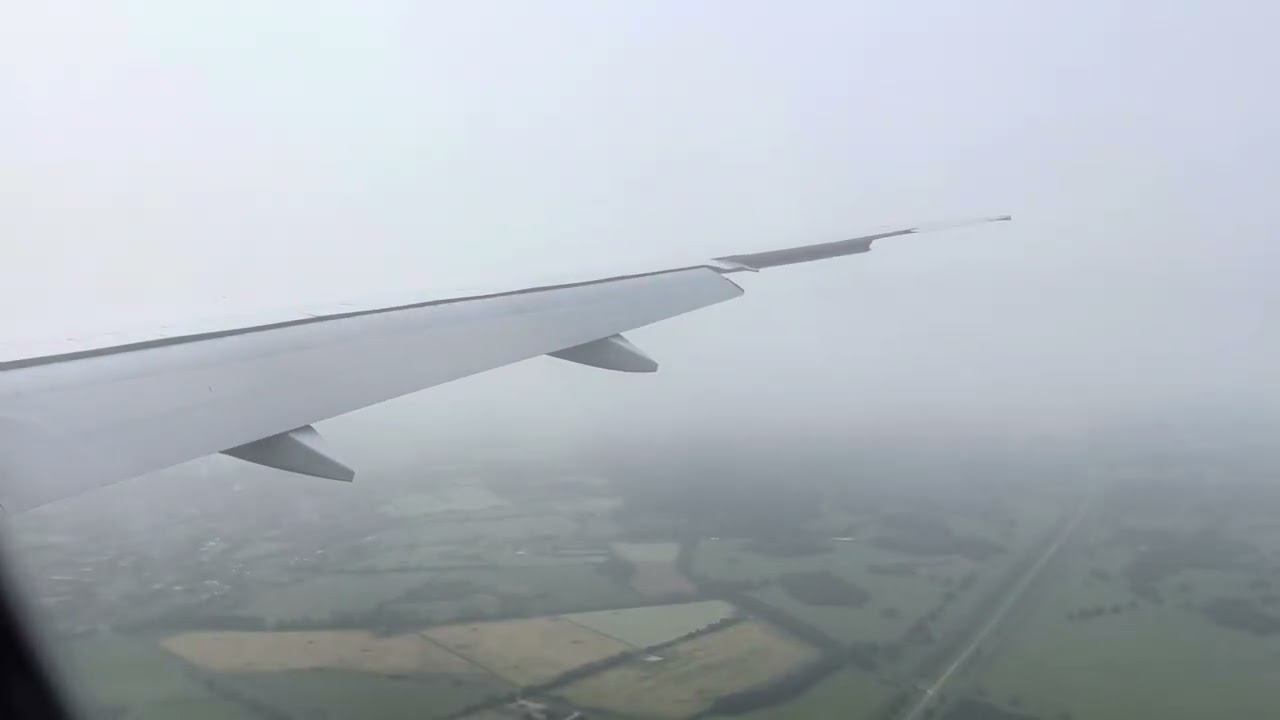 American Airlines 777-323ER landing at London Heathrow [N721AN] 