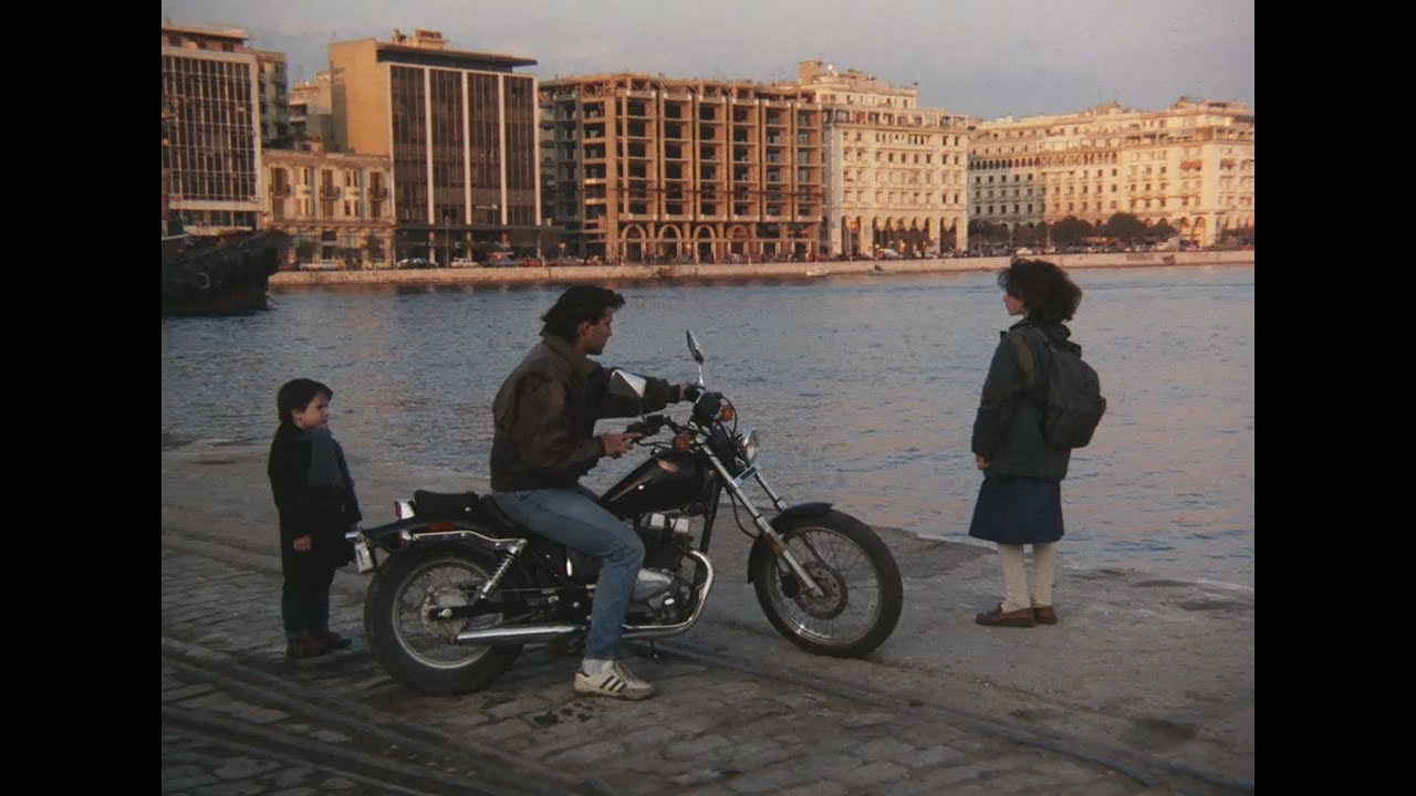 Theo Angelopoulos - Landscape in the Mist / Music by Eleni Karaindrou