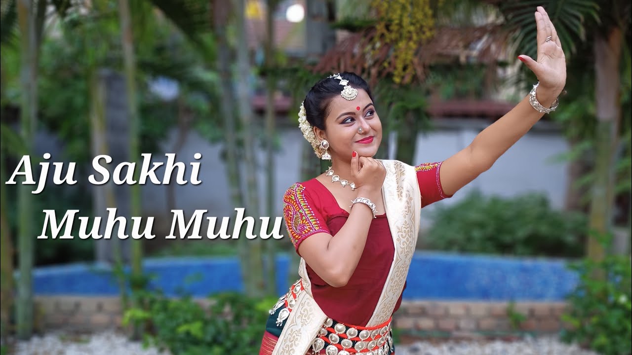 Aju Sakhi Muhu Muhu।। Rabindra Nritya।। Dance cover by Rishita Ghosh।। Sourendro-Soumyojit।।