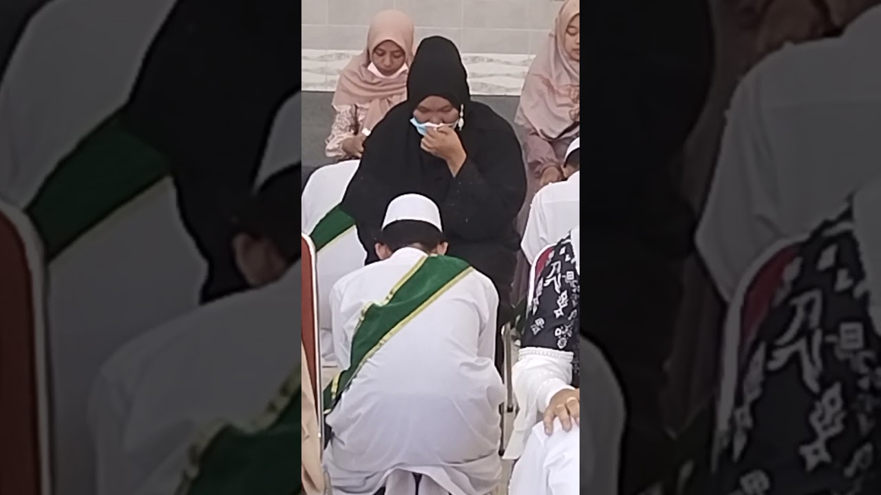 semua cameramen ikut menangis