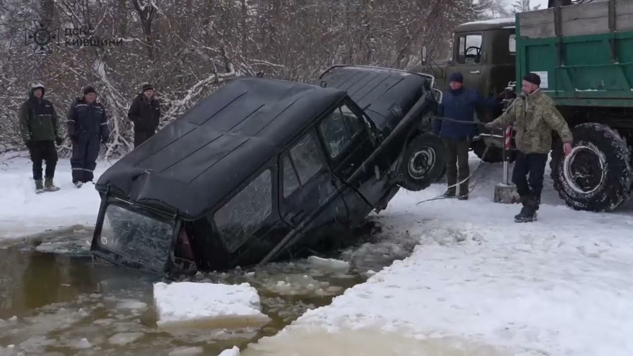 Небезпечний дріфт на кризі...