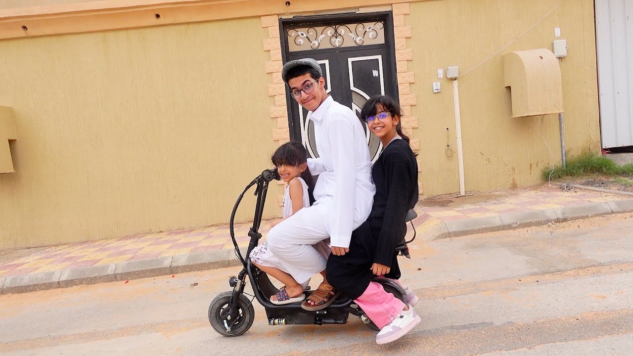 توصيل طلبات للبنات !! سارة وجوجو