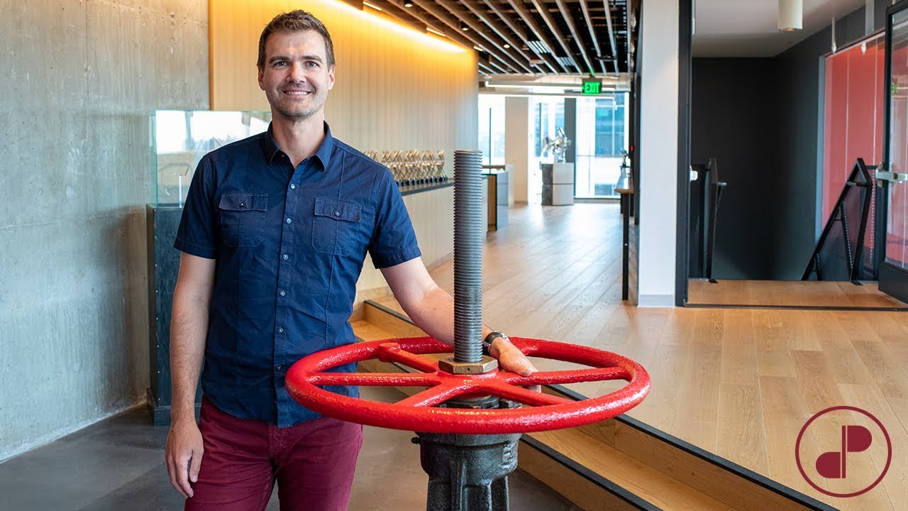Valve's Kerry Davis Presents on VR Development | DigiPen Institute of Technology