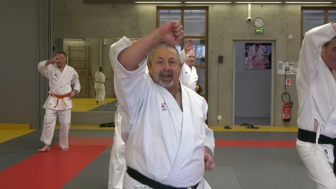 Ce club de karaté met les seniors sur les tatamis