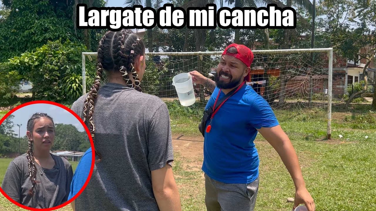 por ser mujer no la quiso entrenar en futbol y esto pasó ⚽😱
