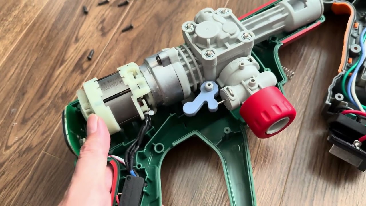 Bên trong máy rửa xe Dekton gen 2 pro và gen 3 pro max